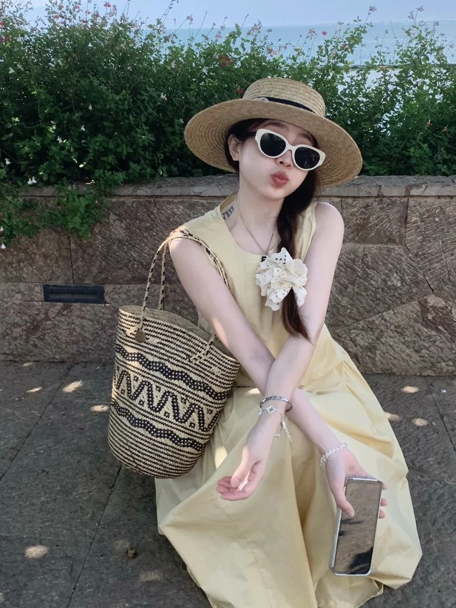 Casual Hollow Striped Straw Basket Bag Designer Paper Woven Women Shoulder Bags Handmade Summer Beach Large Tote Bag Holiday