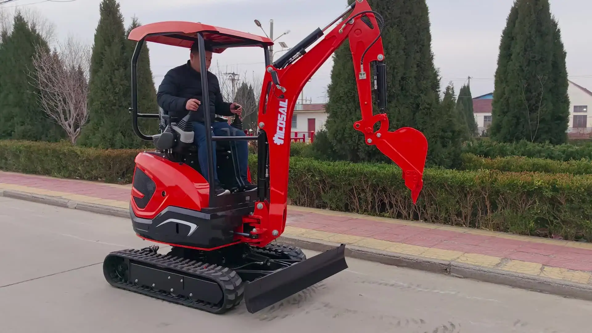 Индивидуальный экскаватор в хорошем состоянии. Двигатель Kubota подходящий для