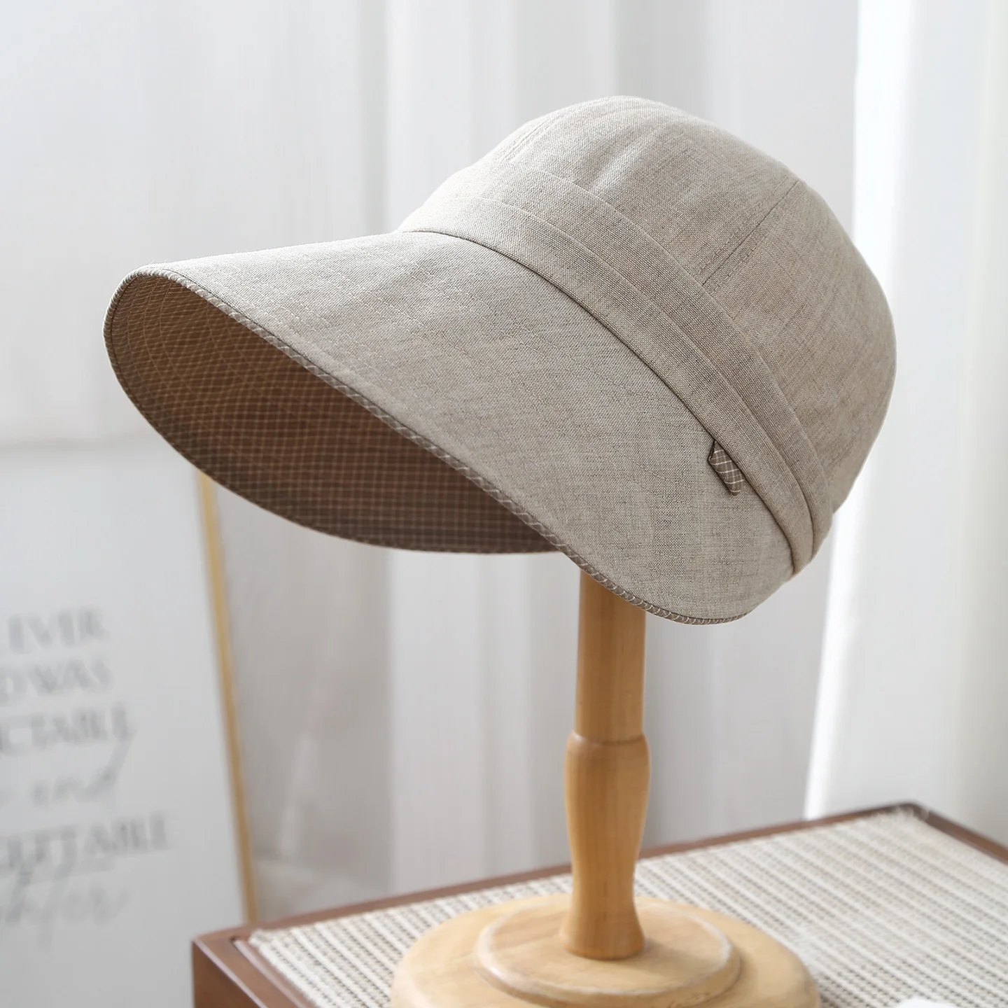 Baseballkappe mit breiter Krempe in einfarbiger Ausführung, geeignet für Frühling, Sommer und Herbst, vielseitig und stilvoll, für Erwachsene – Detail 3