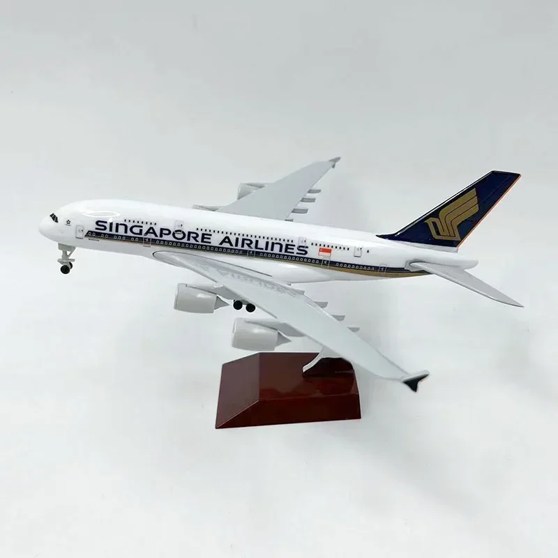 シンガポール航空　A380模型　1/200 Amazon.co.jp: シンガポール航空 A380 模型飛行機 1/160(1/200