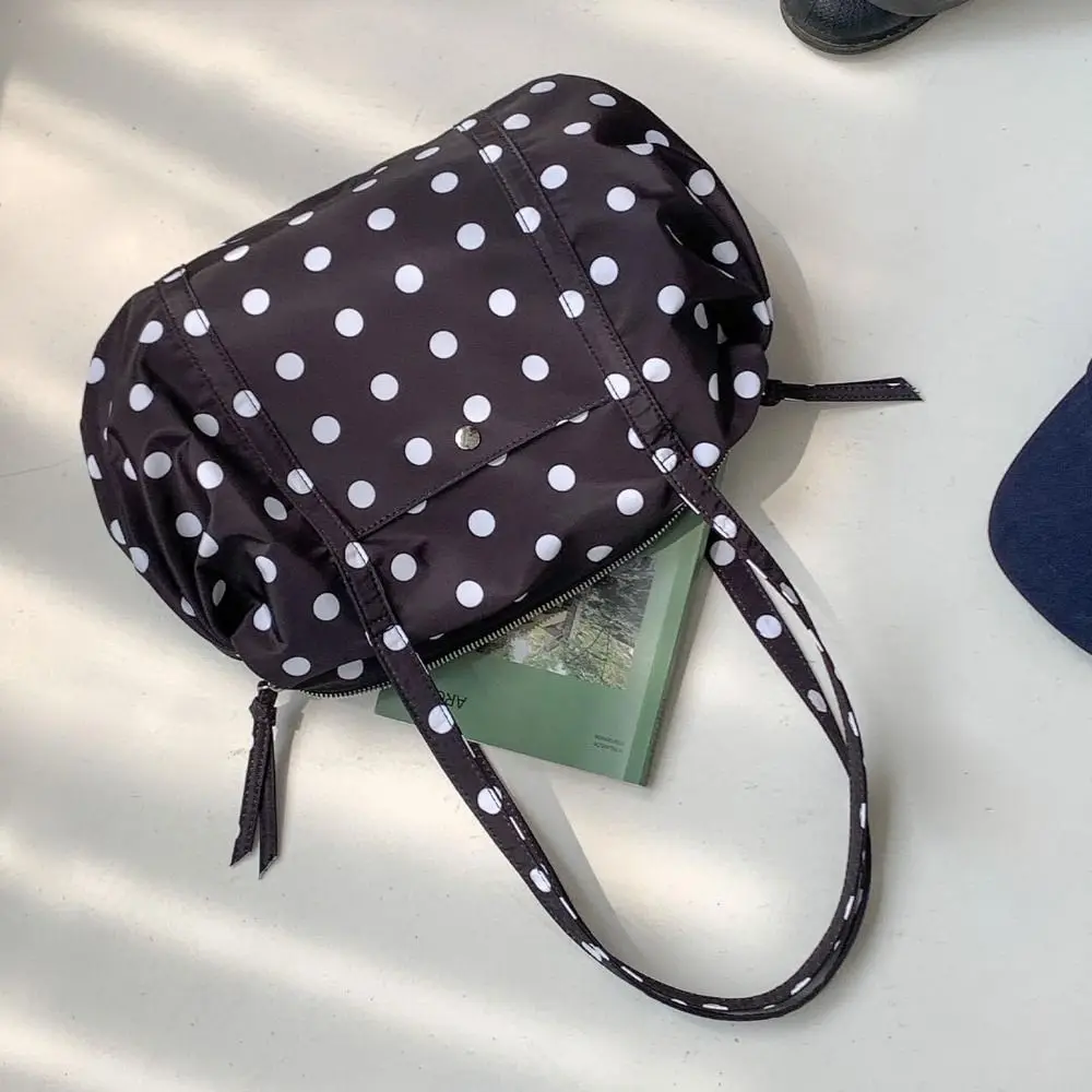 Vielseitige Damen-Umhängetasche mit Polka Dots, großes Fassungsvermögen, leichte koreanische Damenhandtasche, Tragetasche, Pendeltasche für Damen – Detail 4