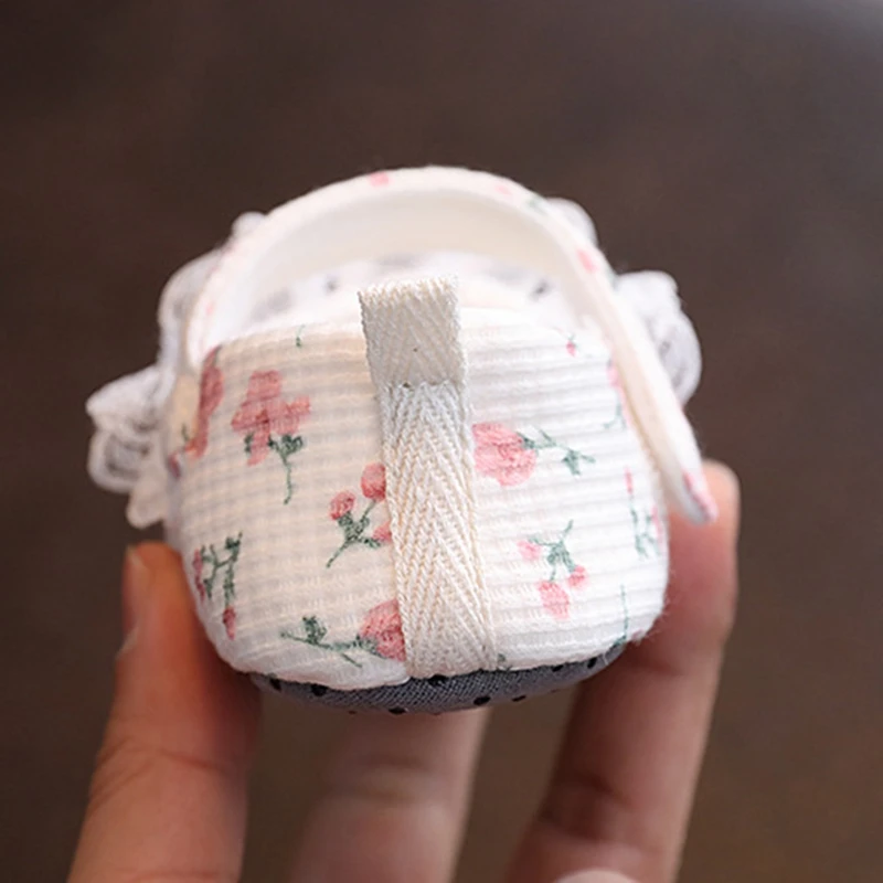 Adorable Baby Girl Floral Print Mary Jane Flats with Non-Slip Sole Perfect Infant Crib Shoes for Dressy Occasions