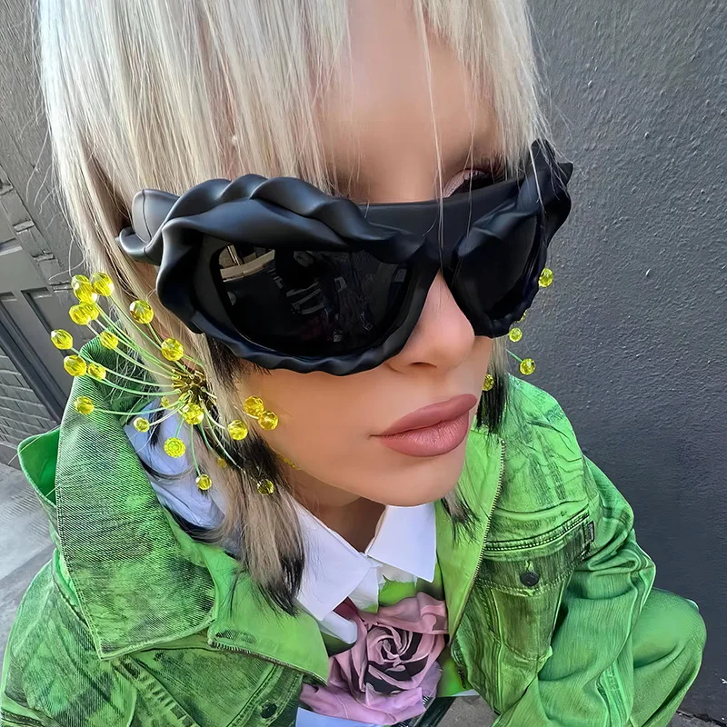 

Fashion Y2K Sunglasses Oversized Trendy Wrap Around Sunglasses Punk One Piece Goggles Rimless Sun Glasses Shades Driving Eyewear