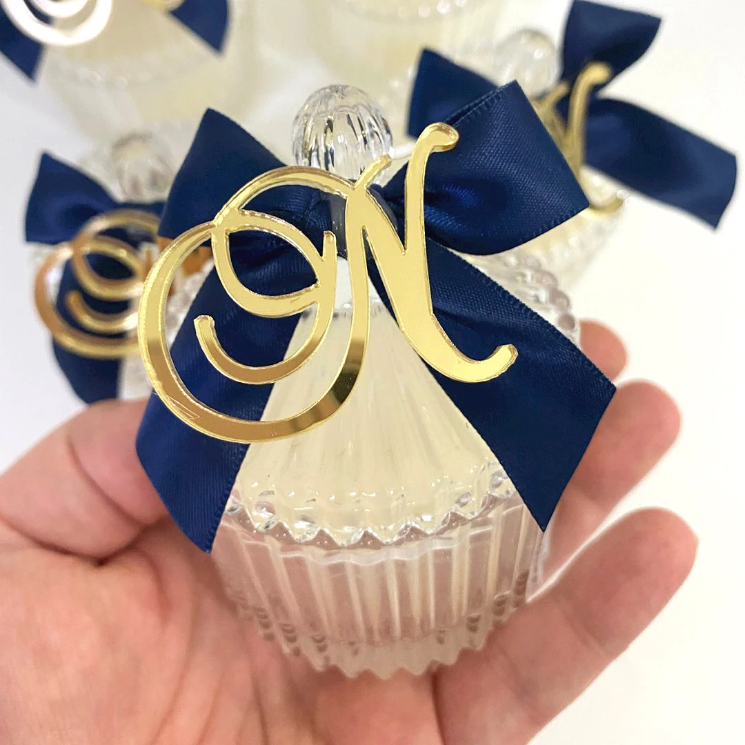 

30/50/100pcs Same Gorgeous Acrylic Gold Letter Chocolate Bar Plaques Baptism Baby Name Initials Chocolate Favors Box Banner