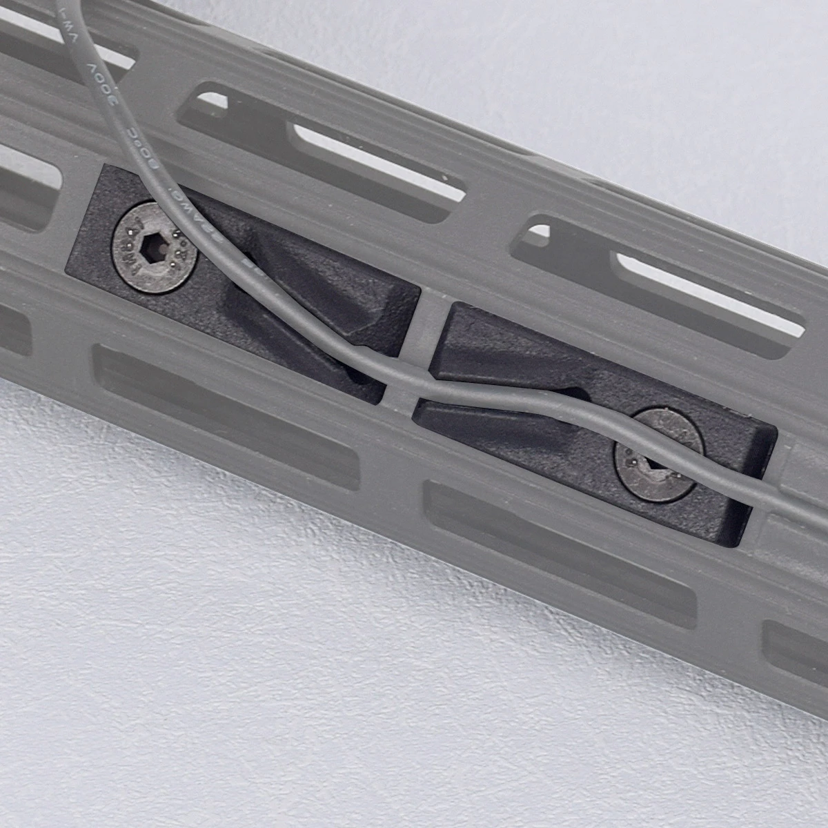 Tactical Metal Cable Management System for Hunting Flashlights