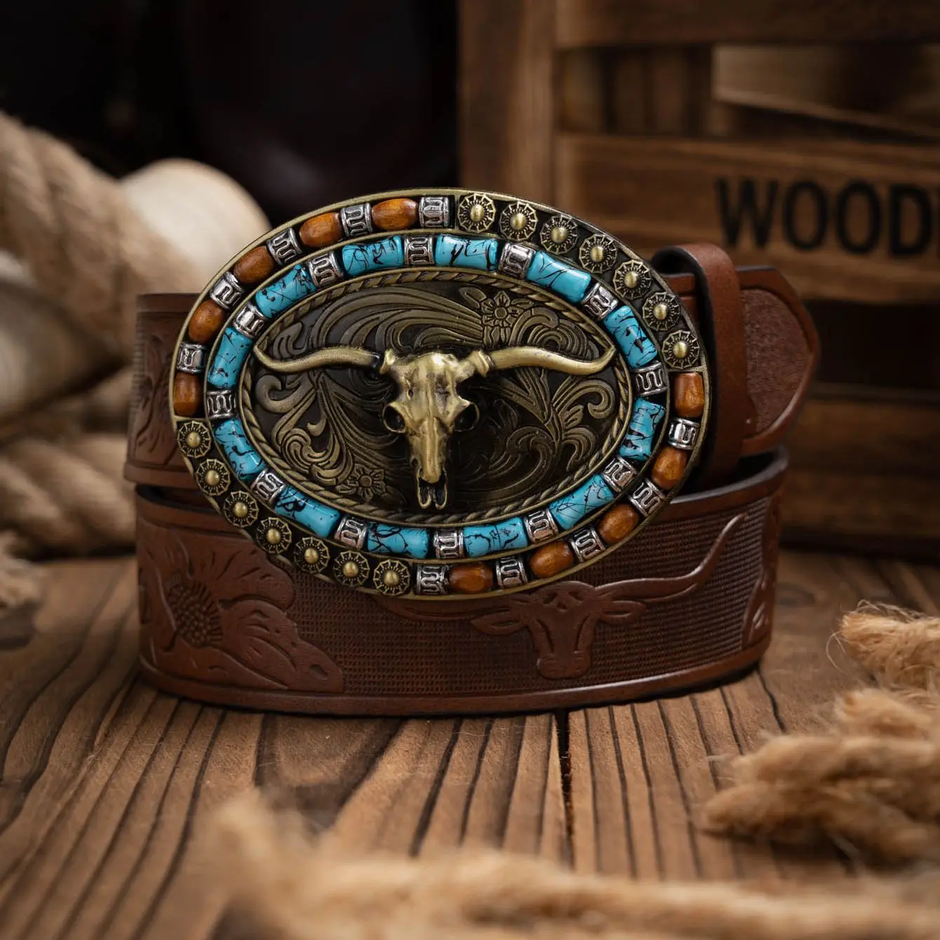 Ein lässiger, individueller und Retro-Gürtel, Kleidungsaccessoire im Western-Stil, Metallschnalle, PU-Gürtel, geeignet für Männer und Frauen.