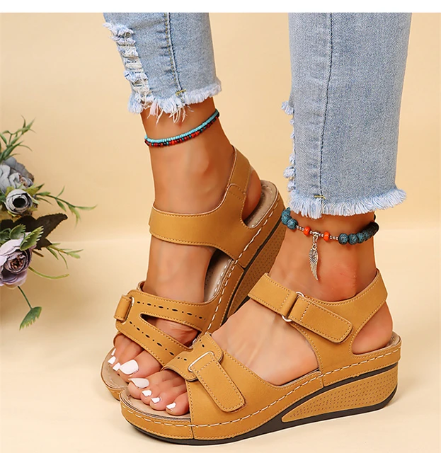Buty damskie 2022 letnie klapki sandały z odkrytymi palcami damskie wygodne  sandały kobieta Retro Casual buty na koturnie lekkie Chaussure Femme -  AliExpress