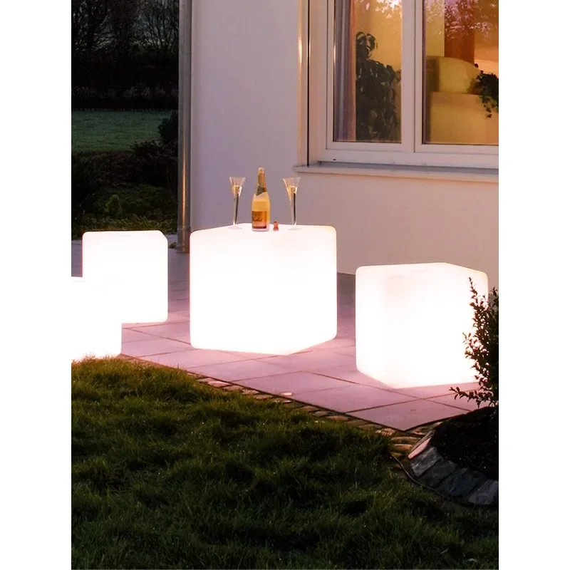 

Outdoor lawn light, swimming pool light, community outdoor bar, dining table, chair light, party atmosphere, square light, recha