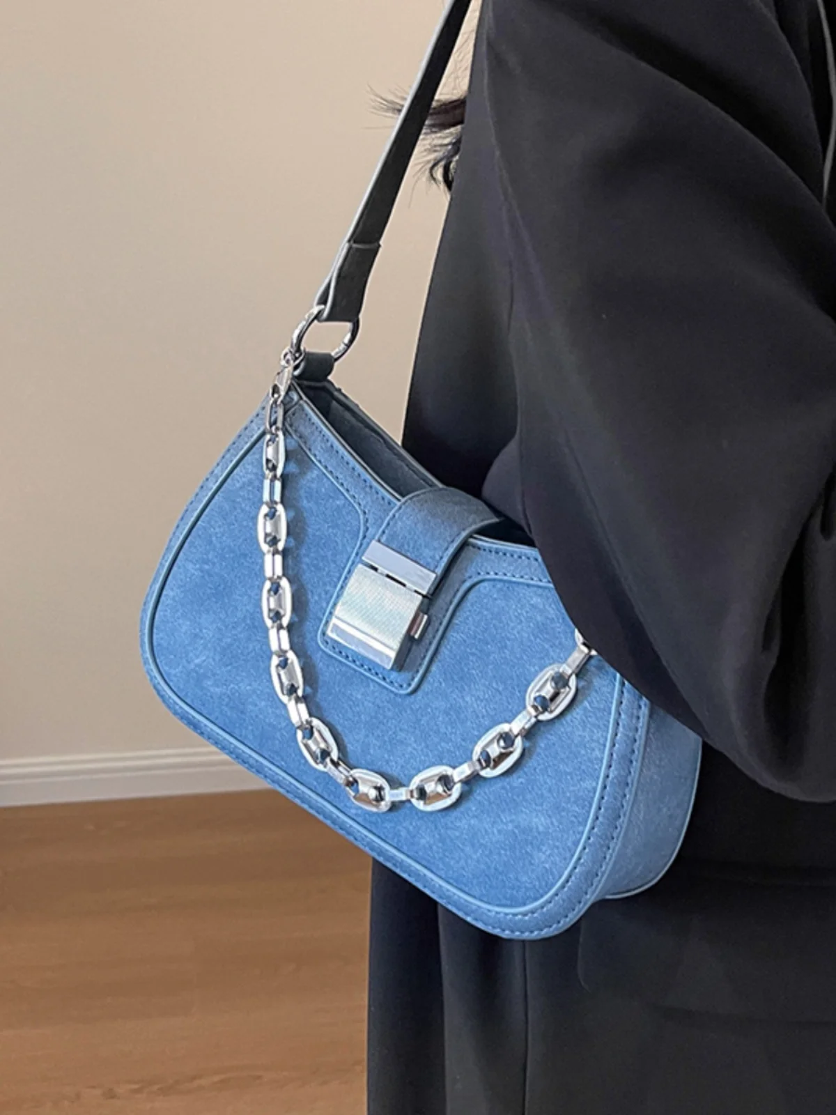 

Популярные нишевые дизайнерские сумки, новинка 2023, женские сумки, модная сумка через плечо для подмышек, маленькая квадратная ручная сумка