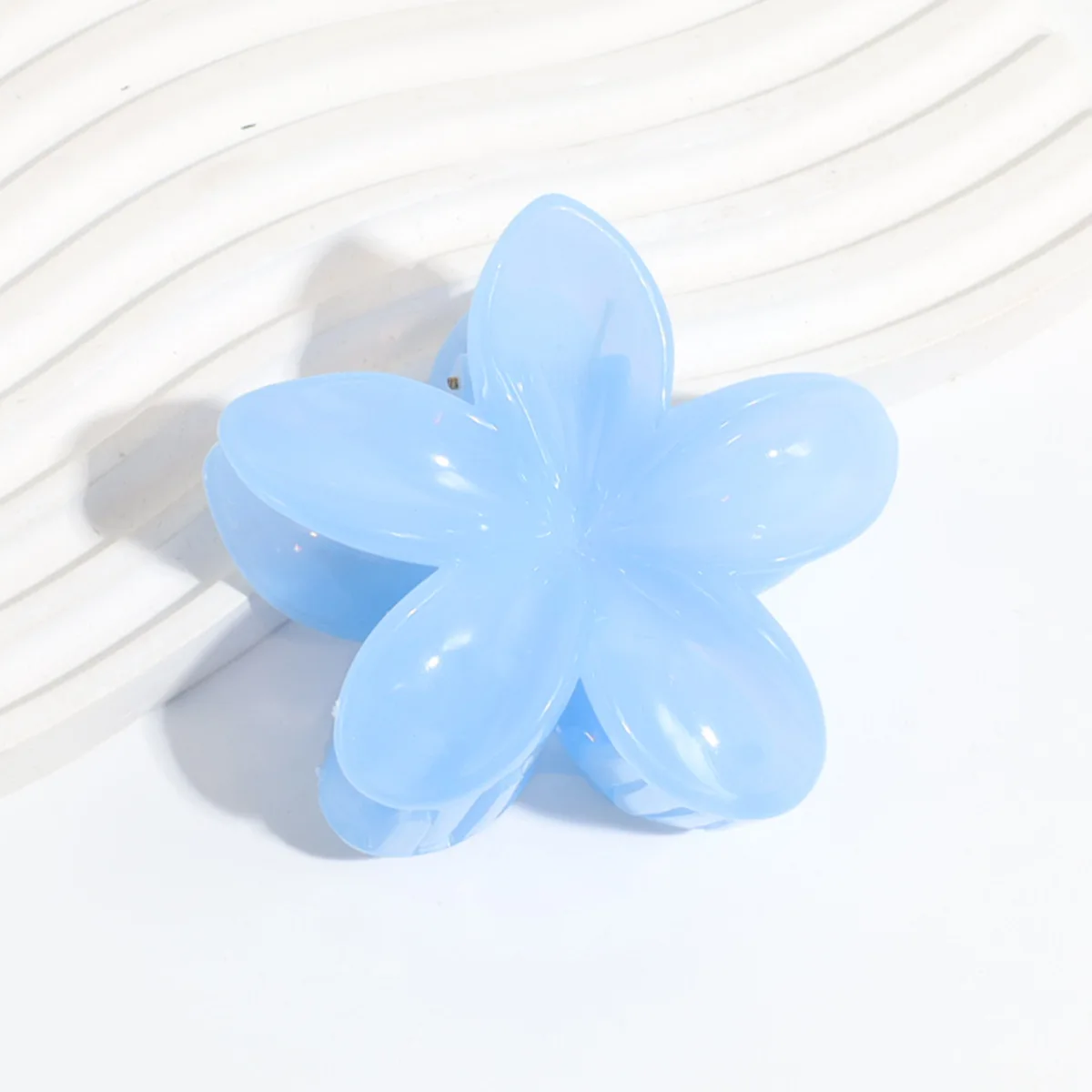 8CM Frauen Kunststoff Haarspangen Süße Und Niedliche Plumeria Blume Form Haarnadel Shark Clip Haar Zubehör Reine Farbe Gelee stil – Detail 10