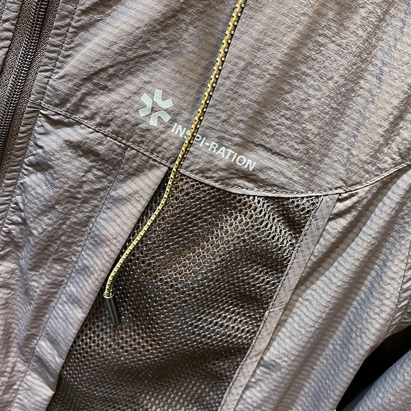 Summer Ultra-Thin Soft Ice Silk Sun Protection Clothing Men2024New UV Protection Outdoor Fishing Hooded Climbing Jacket