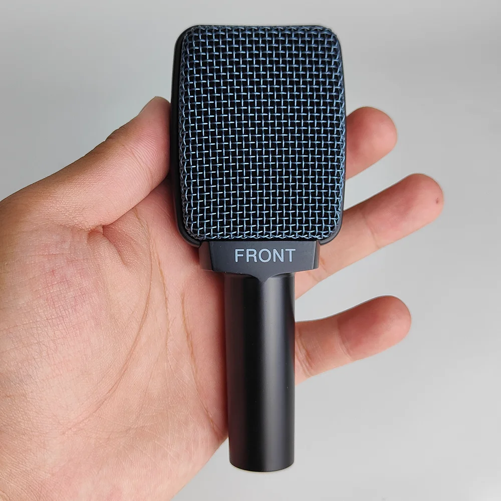 E906 Supercardioid Microphone with Clamp for Instruments