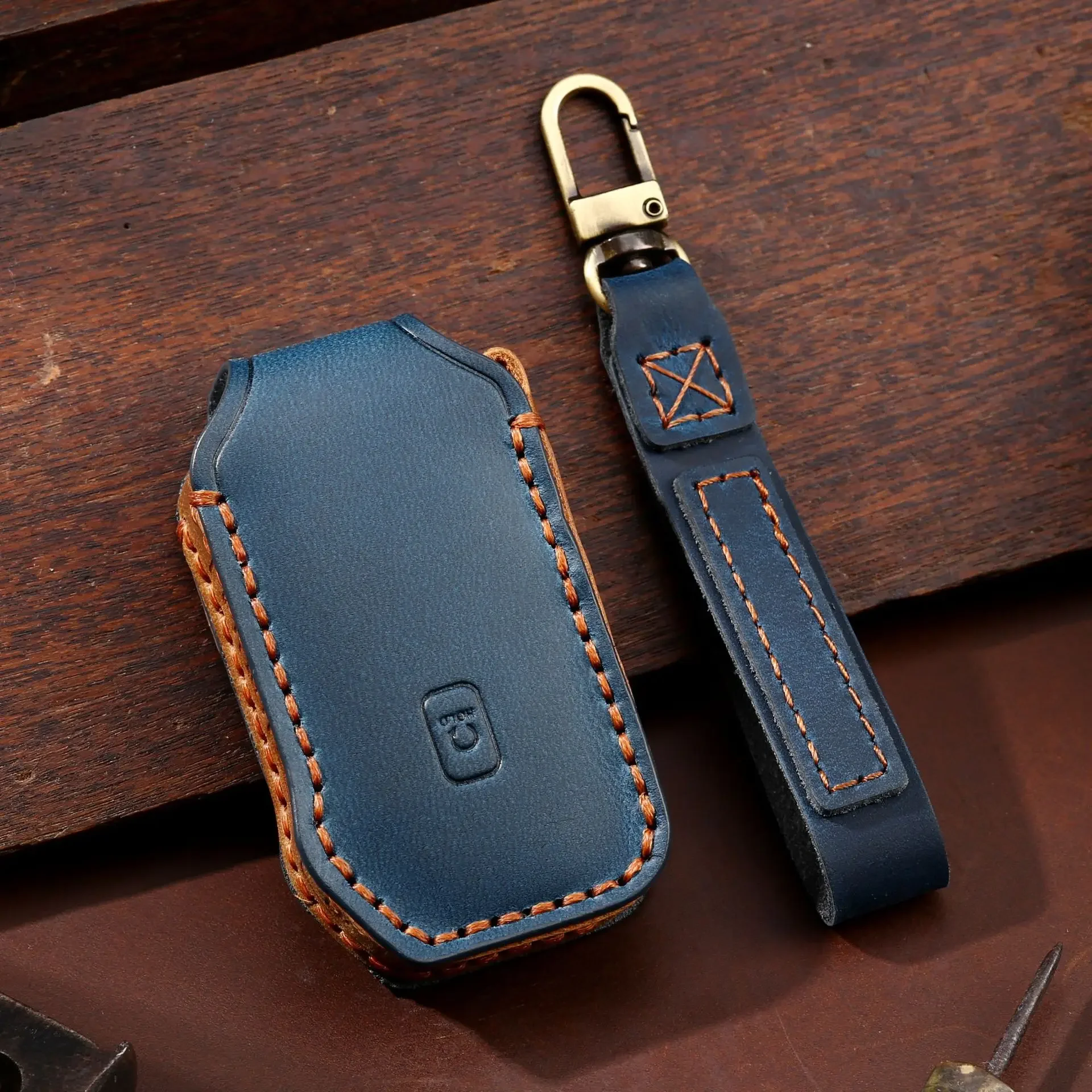 Premium Leather Car Key Case Cover with Keychain - Elegant Auto Accessory Holder