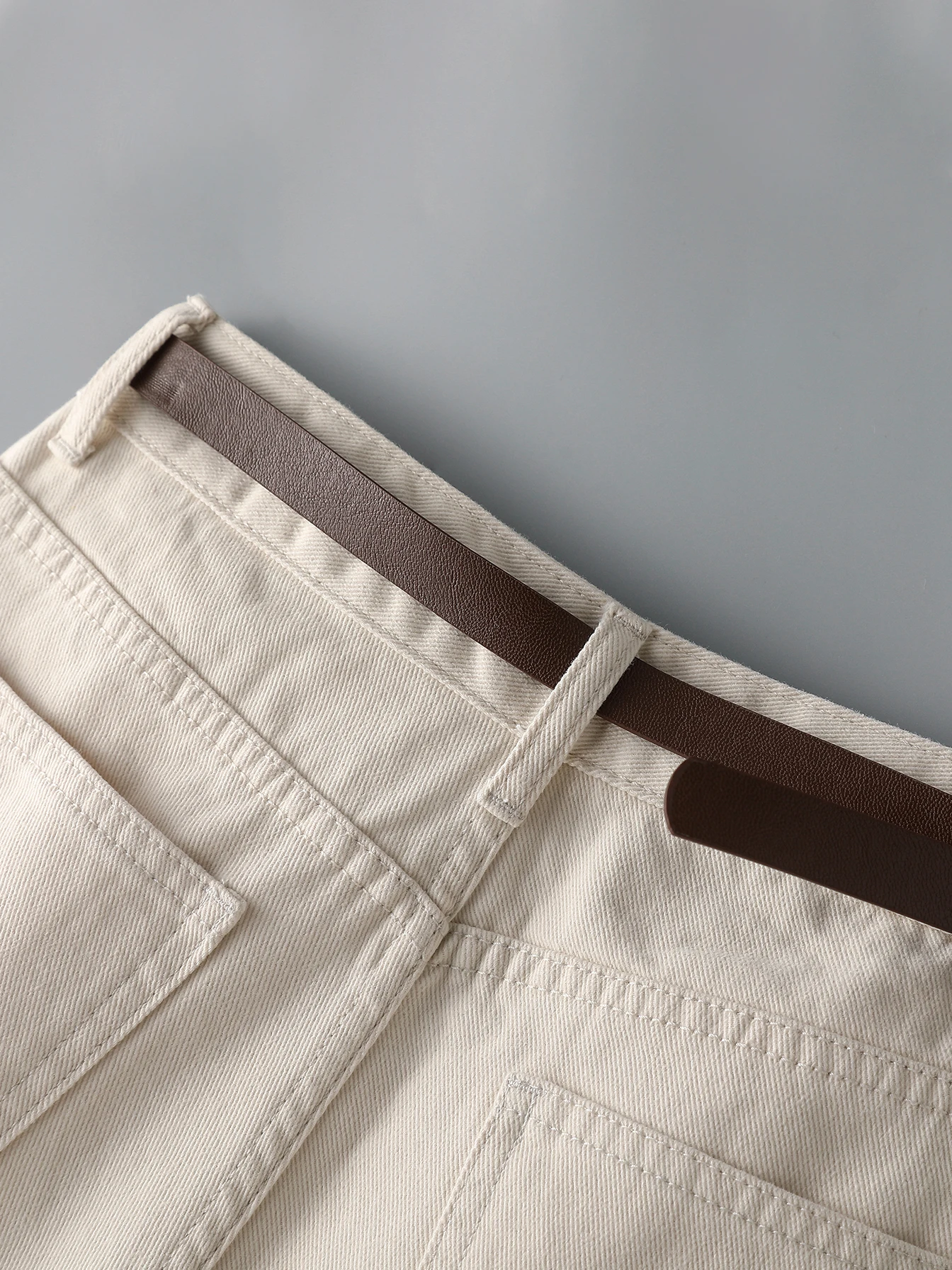 Women's 2024 simple casual ivory white jeans summer new 100% cotton five denim shorts with pockets Fashion Women