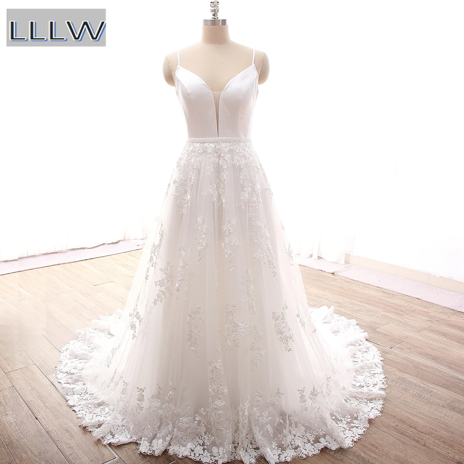 

White Lace Wedding Dresses Chapel Train Custom Made Floor-Length A-Line Bridal Gowns V-Neck Spaghetti Straps