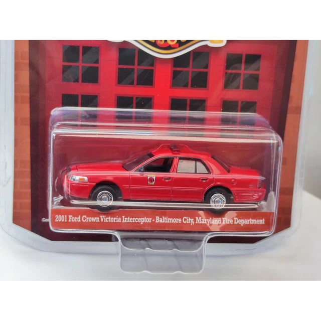 グリーンライト2001 FORD CROWN VICTORIA GreenLight 1:64 Skala
