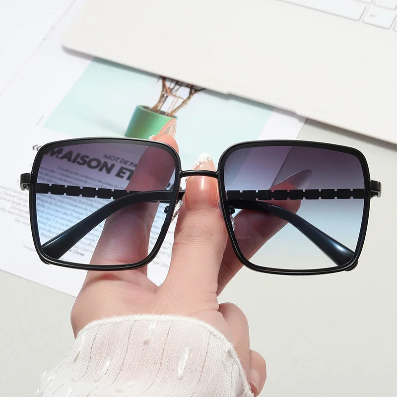 Óculos de sol femininos quadrados oversized vintage_voghion.com