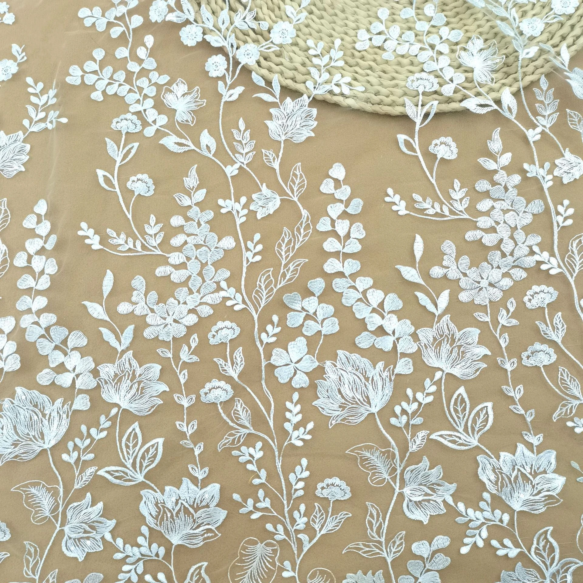 Fashion Lace Fabric High Quality Embroidery Leaf Flower Shape for Bridal Wedding Gown Dress Wide 130 cm