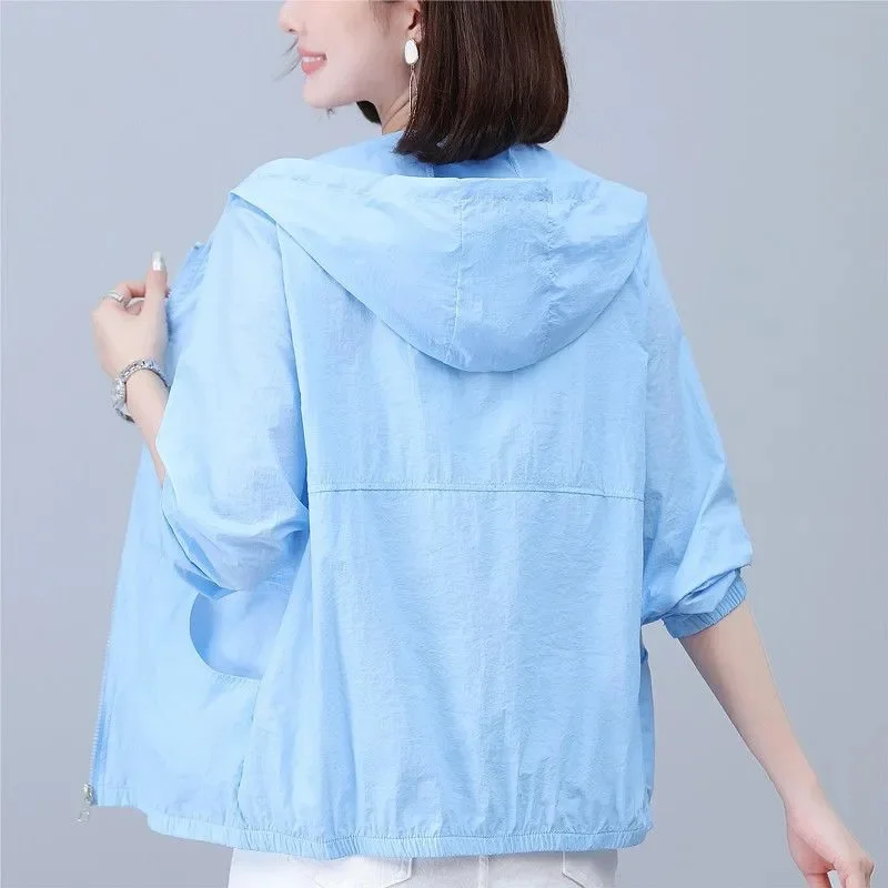 Veste légère à capuche bleu clair - Femme | Peluche.Shop