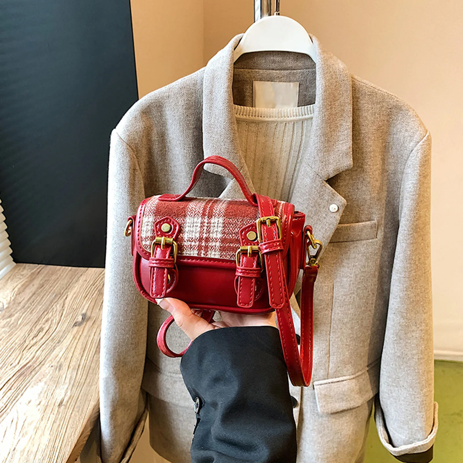 Women PU Checkered Shoulder Bag Vintage Handbag Mini Crossbody Bag Underarm Bag for Travel Shopping Daily Use