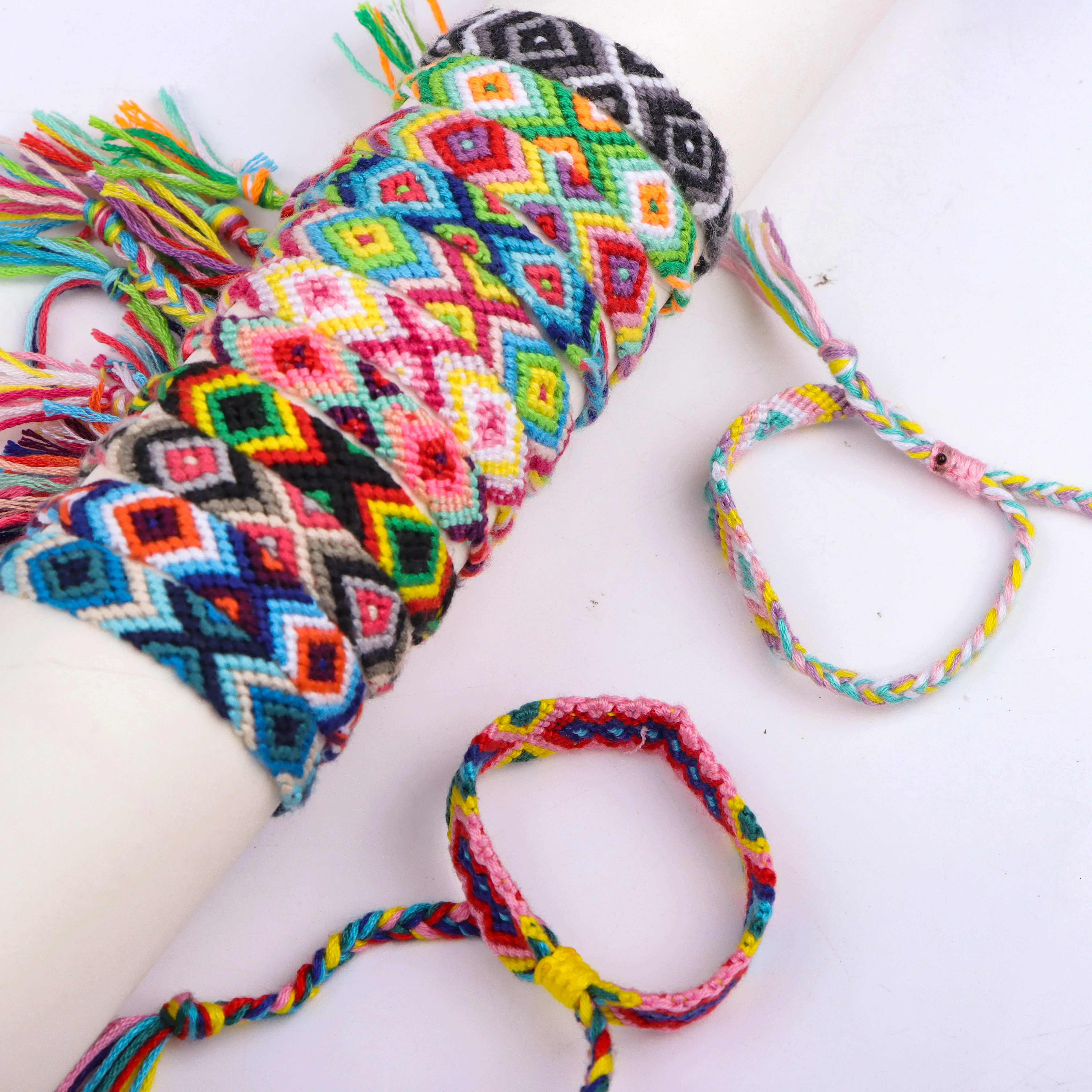12 Teile/los Böhmischen Ethnischen Stil Hand Gewebtes Armband, Einstellbare Spitze Up Neutral Strand Surfen Freundschaft Party Zubehör – Detail 15