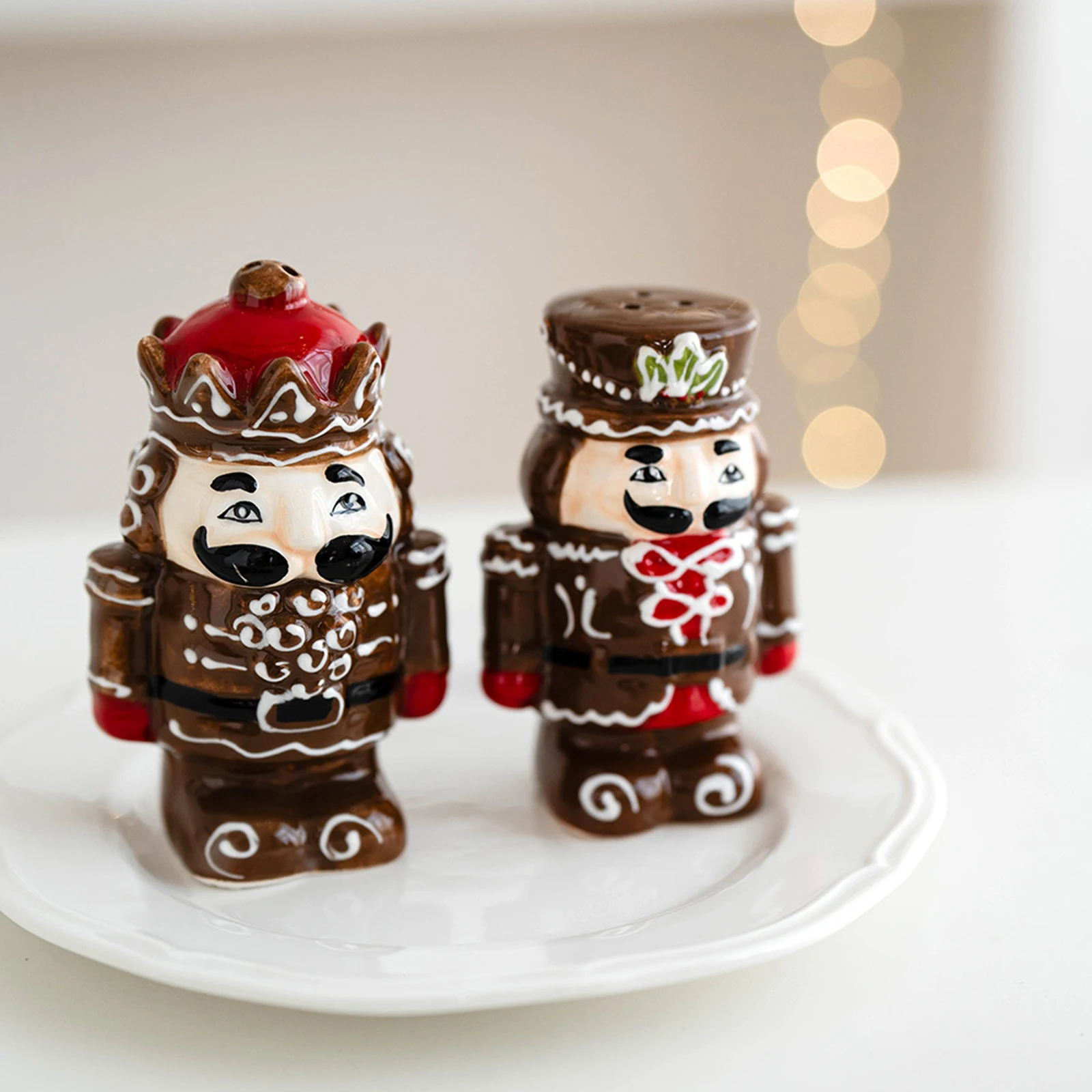Nutcracker Figurine Creative Crafts Ceramic Christmas Salt and Pepper Shaker Spice Bottle Home Decoration