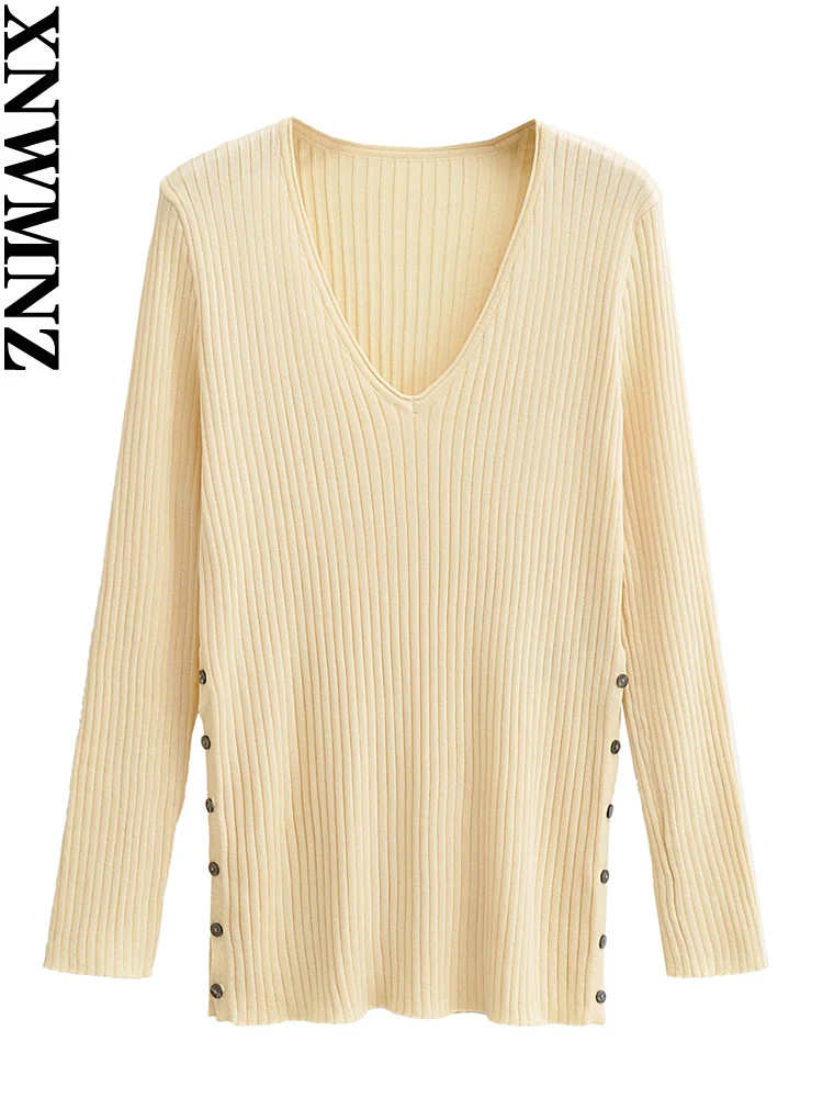 

XNWMNZ 2022 Women Fashion Rib Knit Long Top Woman Retro Long Sleeve V-Neck Button Hem Slit Casual Sweater Female Chic Pullover