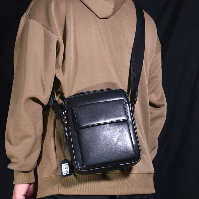 

AETOO Vintage leather men's crossbody bag classic all-match small square bag wear-resistant new simple leisure commuting outdoo