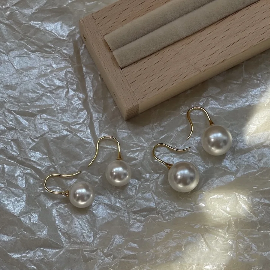 

S925 sterling silver gold-plated elegant classic versatile round bright white large pearl earrings CHX306