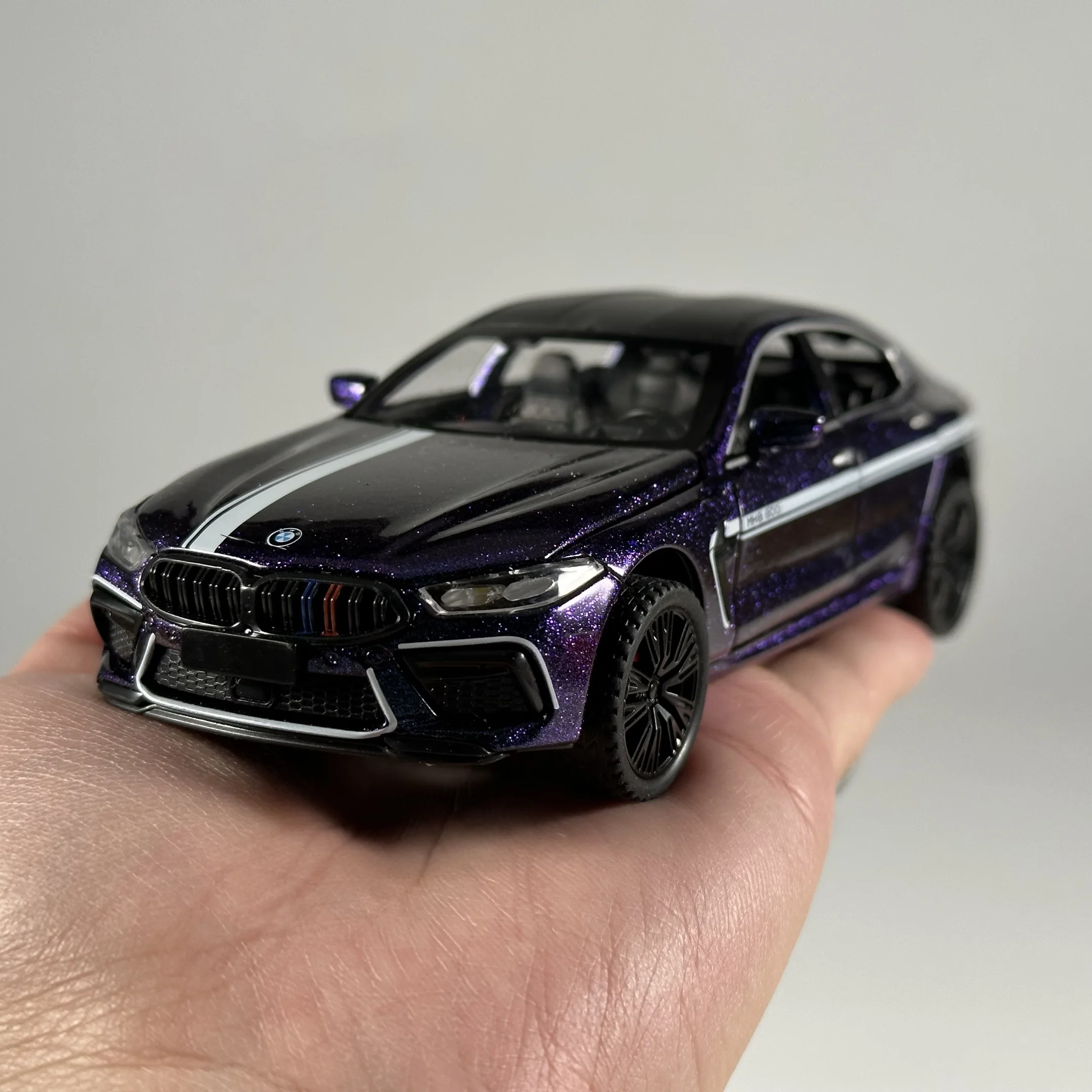 1:32 BMW M8 MANHART MH8 800 슈퍼카 합금 금속 다이캐스트 모델카 사운드와 라이트 풀백 어린이 장난감 수집품 생일 선물