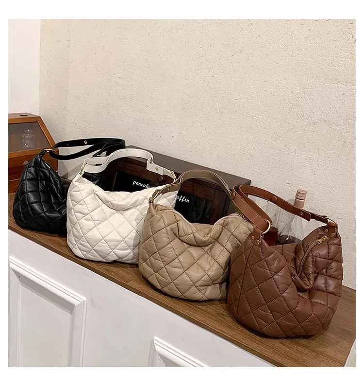Feminina de um Moda de um Popular Bolsa Ombro Grande Capacidade 2022 Primavera Nova Mensageiro All-match Diamante Balde 25 Computers & Electronics