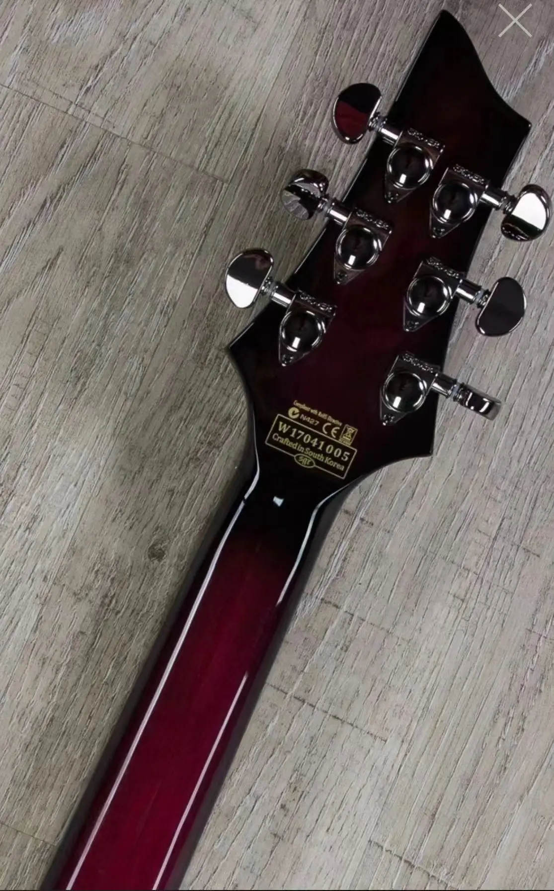6-string electric guitar, rosewood fingerboard, tremolo bridge, EMG active pickup