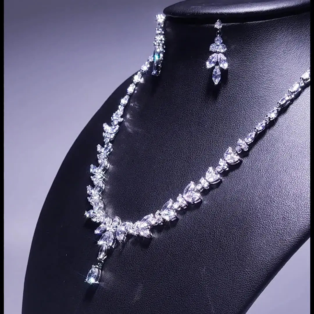 Комплект украшений Emmaya из кубического циркония