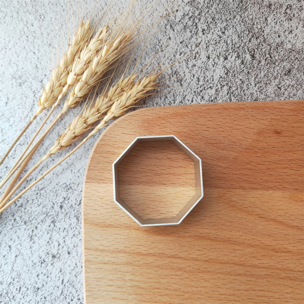 Aluminum Cat-Shaped Cookie and Pastry Cutter