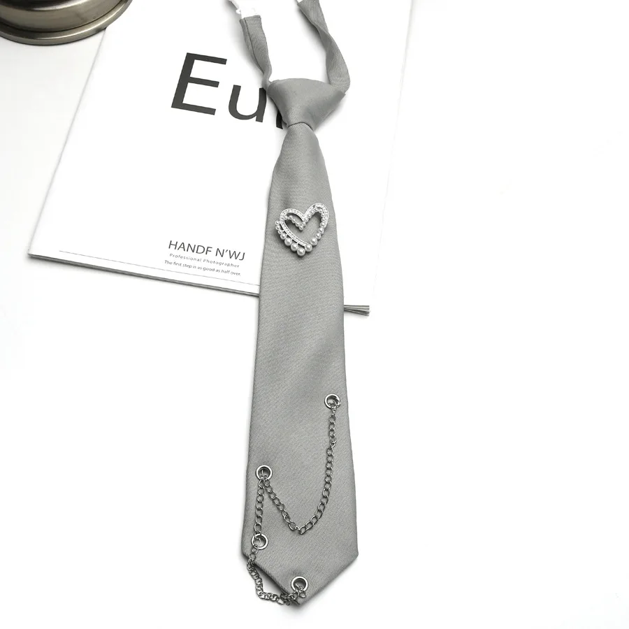 Ketten-Herz-Dekorationskrawatte für Mädchen im College-Stil, keine Handknoten-Krawatte, modisches, vielseitiges Hemd-Accessoire, trendig – Detail 16