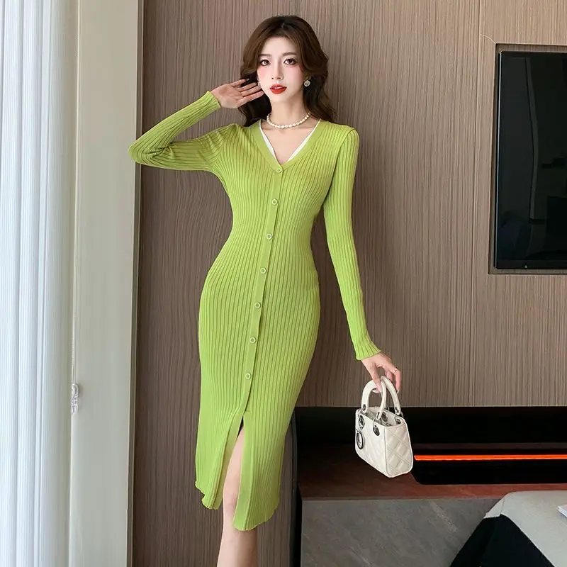 

Autumn and Winter Elegant Dress For Women 2023 New Fashion V-neck Simple Solid Color Fake Two Piece Mid Length Knitted Skirt