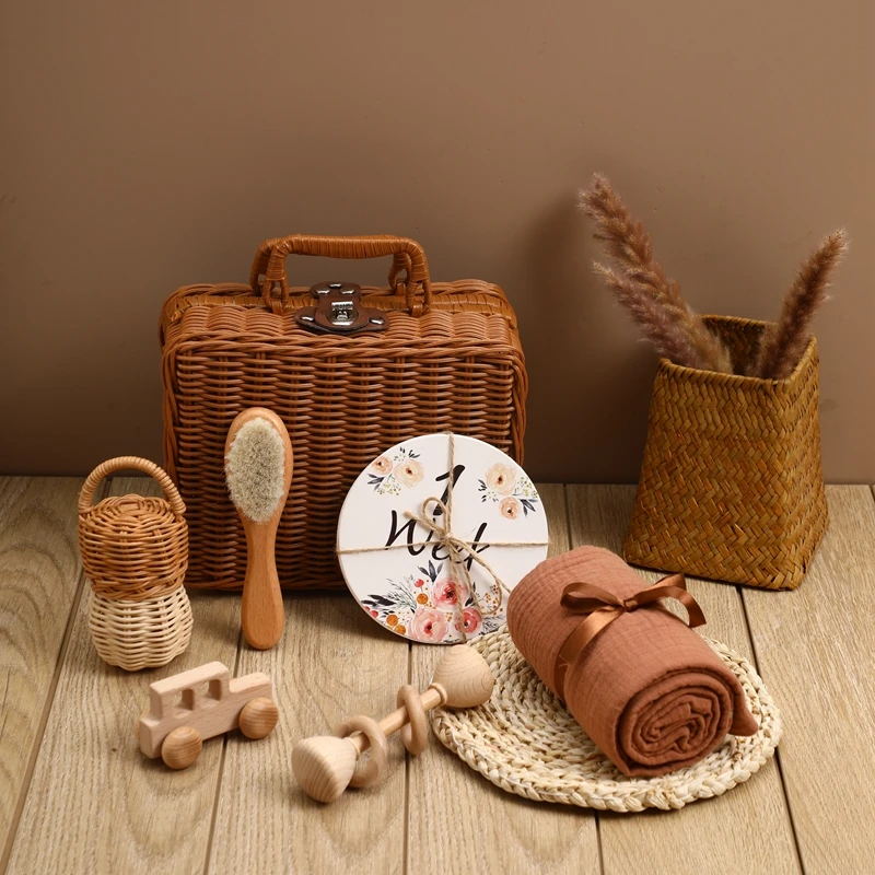 Wooden Baby Rattle Gift Set – Crochet Animal Toy & Montessori Keepsake Box