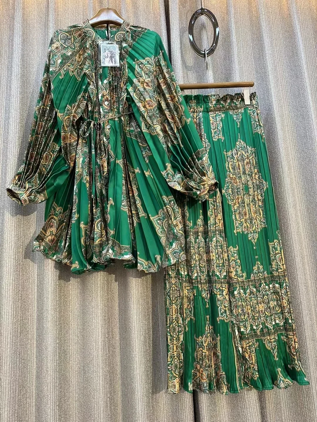 

Плиссированный комплект из двух предметов, женская одежда для отдыха, тонкий Топ с длинным рукавом, свободная эластичная талия, широкие штанины, искусственная кожа, одежда для сна