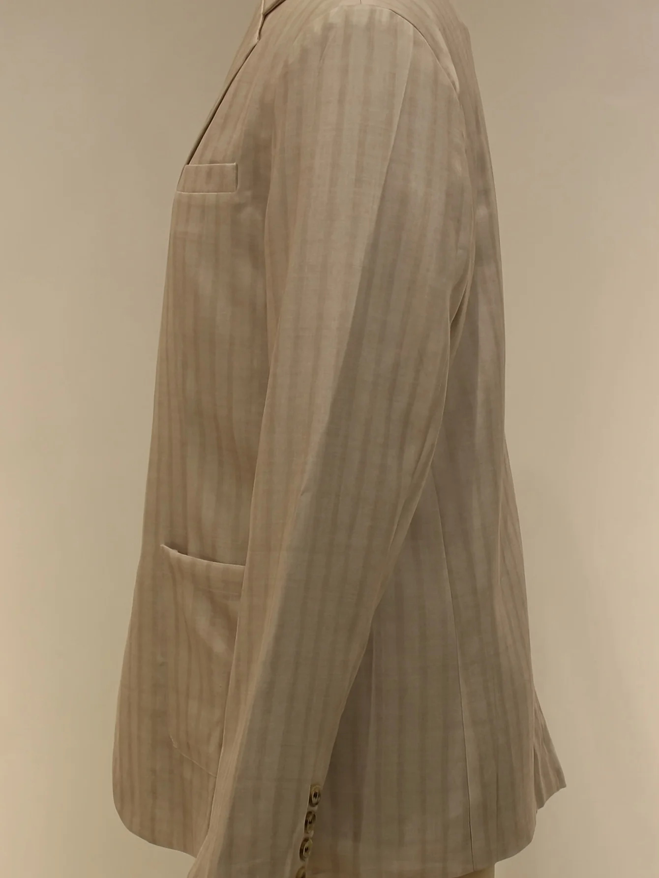 Mens Blazer Jacket Men's Lightweight Business Suit Jacket Single-Breasted Blazer with Notch Lapel and Button Detail Men Clothing