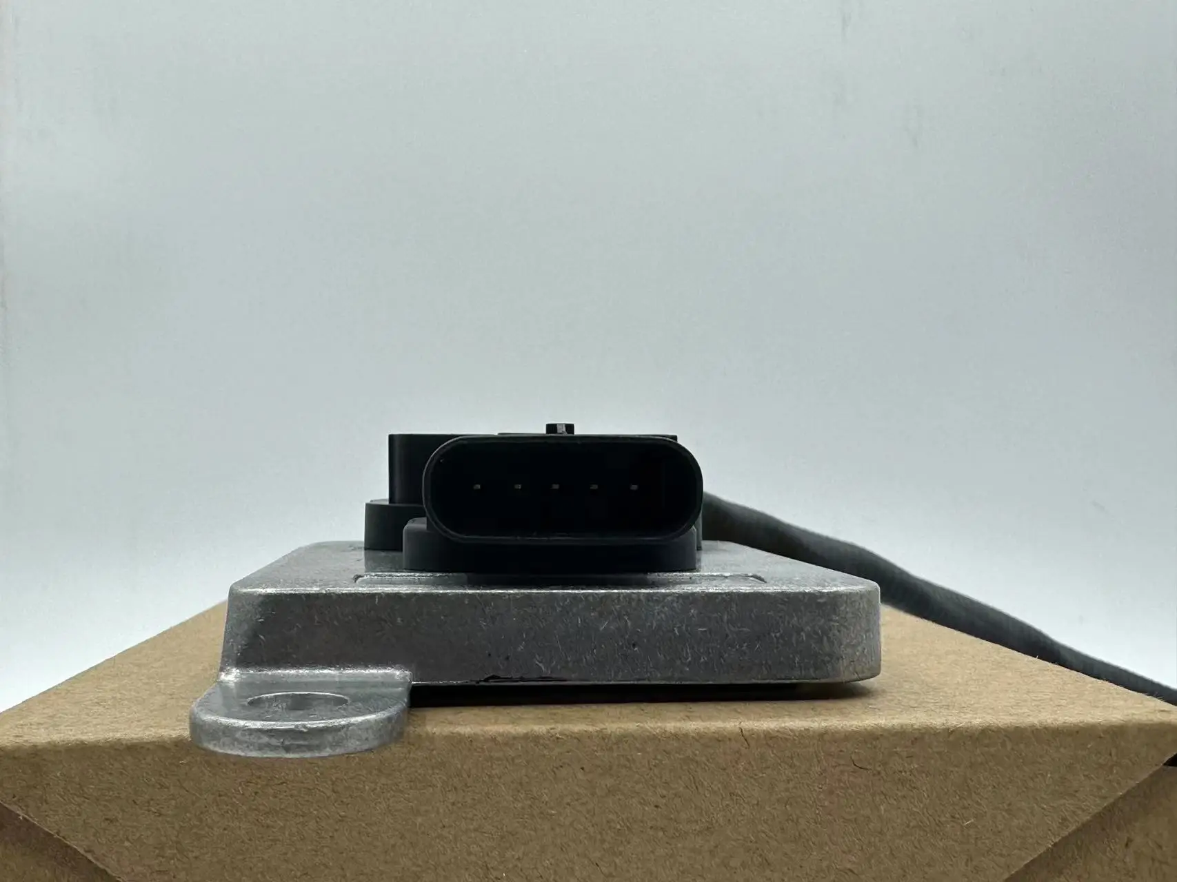 AUDI Nox   Ĩ, OE:SNS 750 04L907807CE, 12V