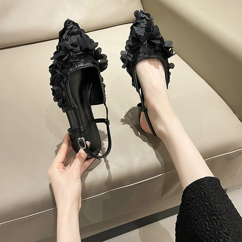 

2024 Petal Wrapped Toe Sandals Women Pointy Head Fashion Luxury Sandal Back Empty Flat Casual Summer Women Shoes