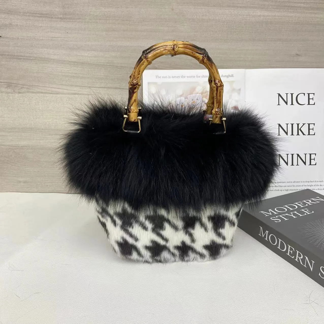 Real Fox Fur Bag Woman Crossbody Bags Ladies Furry Casual Fur Handbag Shoulder Bags Clutch Bag Fuzzy Luxury Evening Party Bag