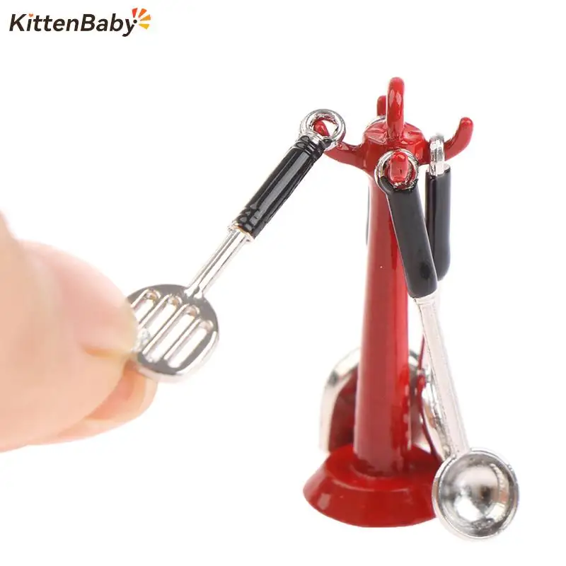 

1:12 мини-кухонная посуда для кукольного домика, вертикальная подвесная ложка, кастрюля, лопата, суповая ложка, полки с утечкой, набор кухонной мебели, игрушки