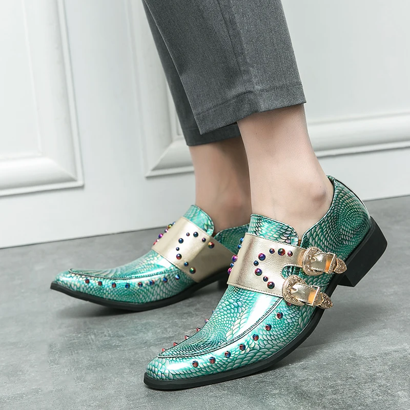 

Новая трендовая Классическая обувь для мужчин, синие, зеленые мужские официальные вечерние туфли с острым носком, Молодежная модная одежная обувь