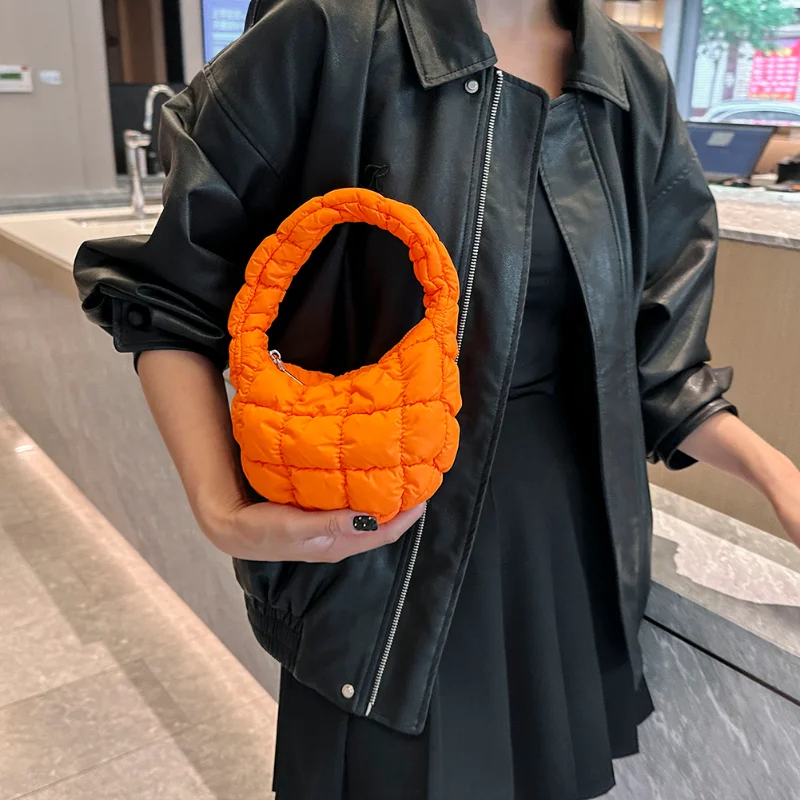 

2023 New Pleated Totes Bag Women's Cloud Bag Fashion Underarm Bag Girl Crossbody Bags Women Small Tote Bag Quilted Cloud Bag