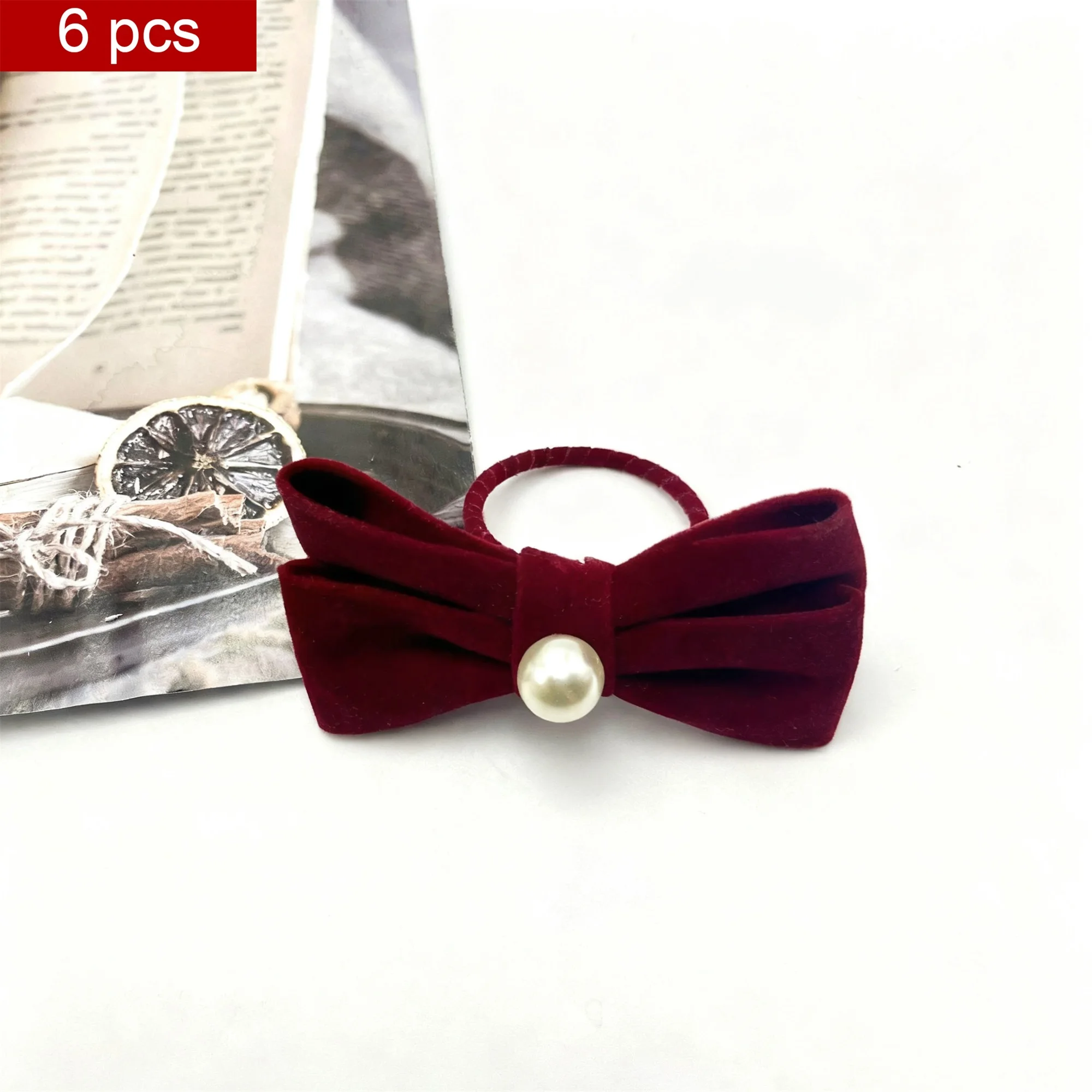 Set of 8 Festive Holiday Bow Napkin Rings Green Velvet Napkin Holder for Christmas Table Decoration and Gifts