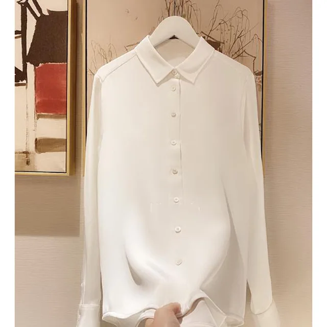 Camisas de seda de primavera y verano, compactadas.