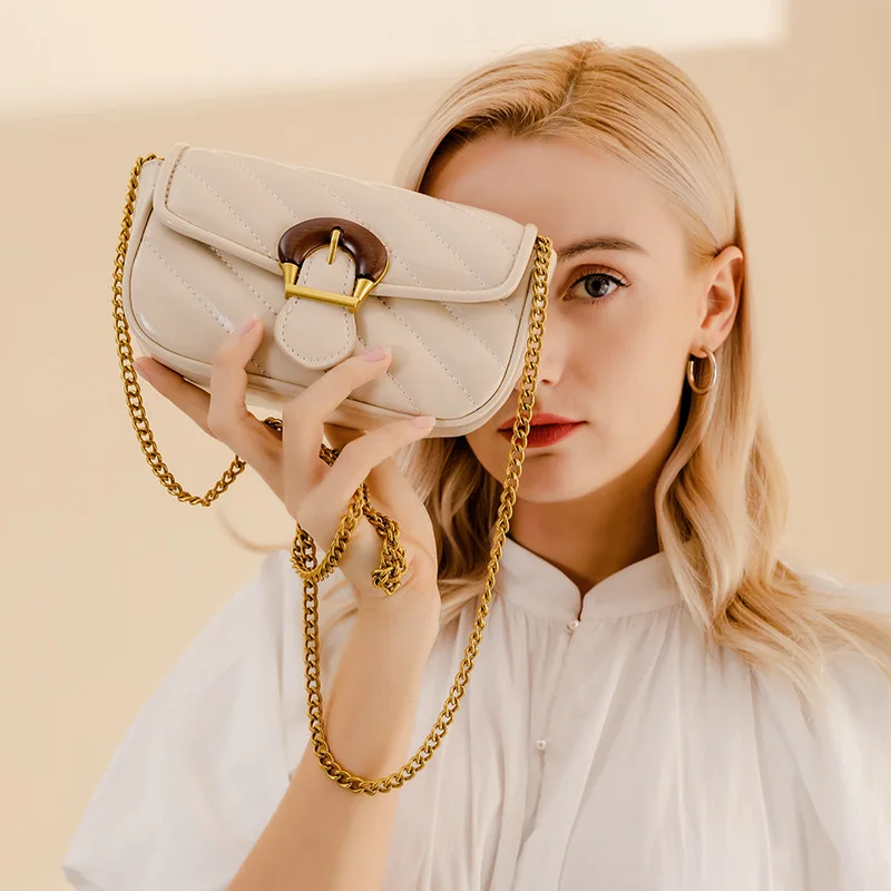 

Chain Crossbody Bags For Women Small Flap Mobile Phone Purses Square Bags Magnetic Buckle Casual Shoulder Crossbody Handbags