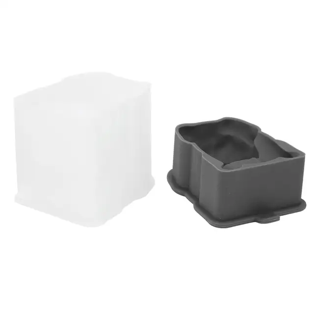 상쾌한 음료를 누릴 수 있는 불독 아이스 큐브 몰드