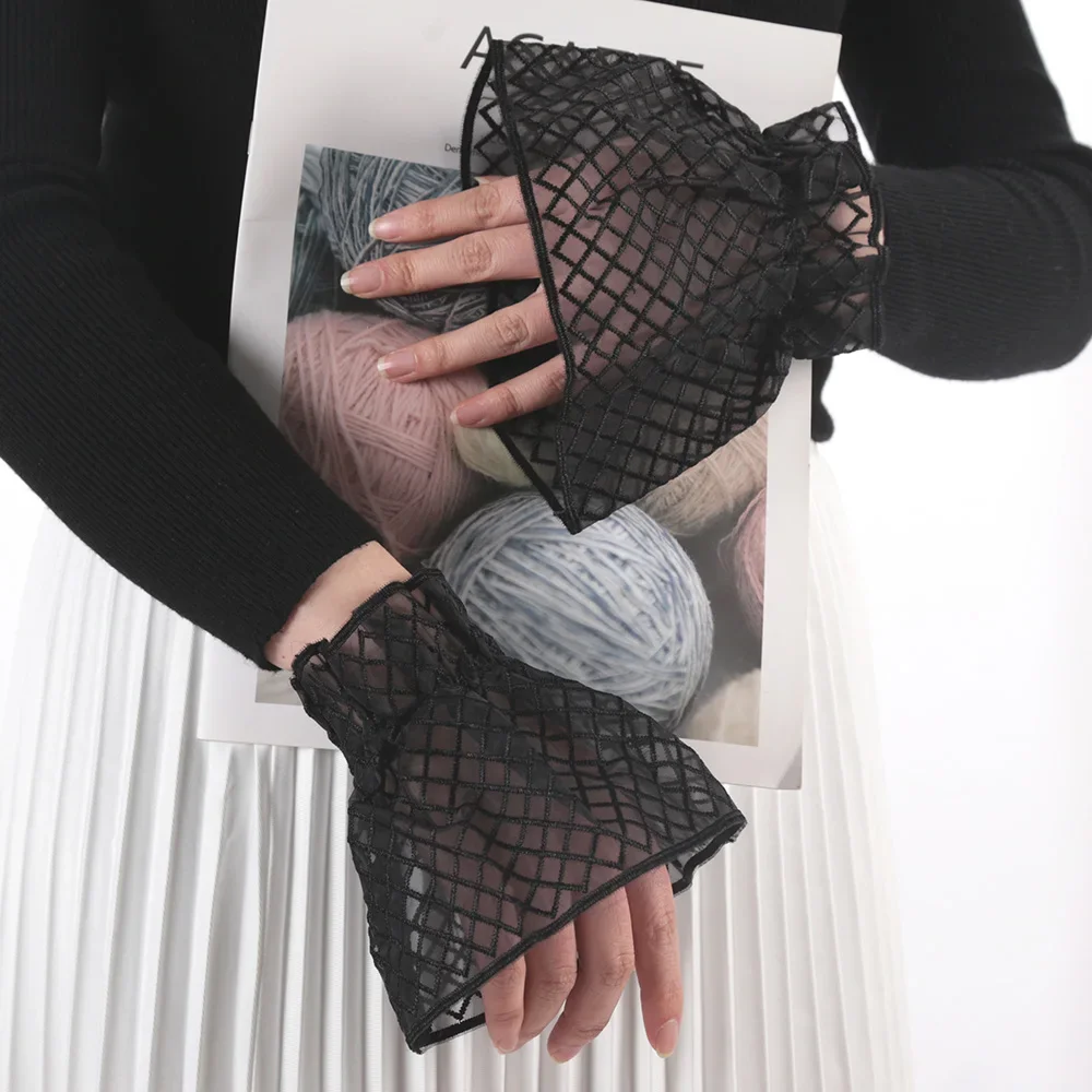 

1pair Black White Women Short Arm Sleeves Lace Wrist Cuffs Bracelets Mesh Fingerless Gloves Sweater Decorative Detachabl Sleeves